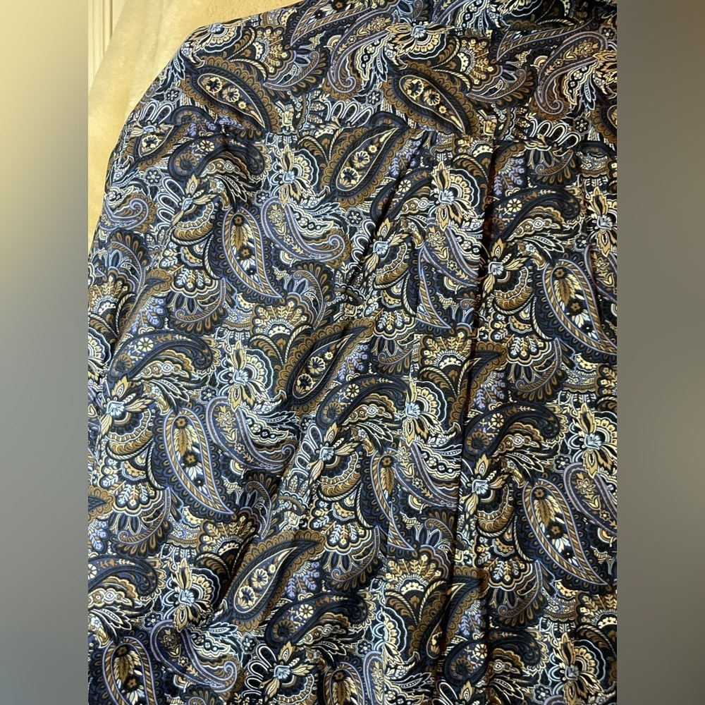 Roundtree & Yorke Blue Paisley Button Down Shirt - Picture 6 of 6